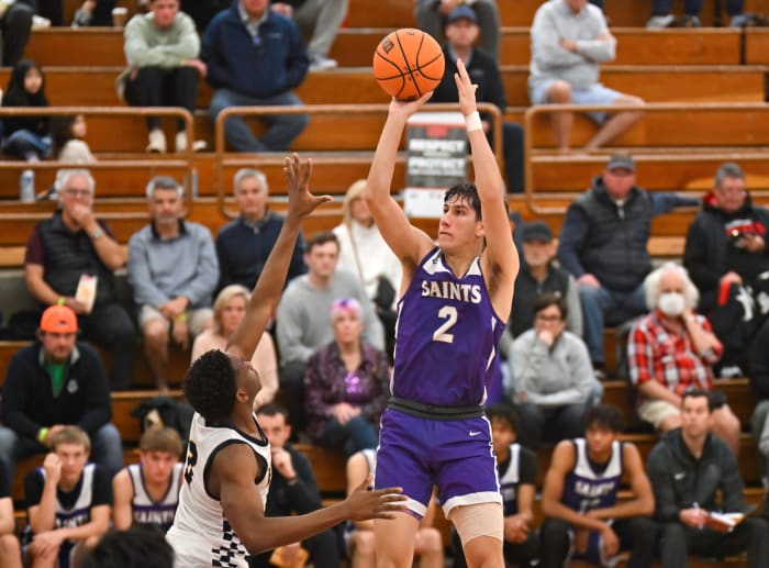 Ian de la Rosa (2) was on fire throughout, connecting on five 3-pointers en route to a game high 31 points for St. Augustine.